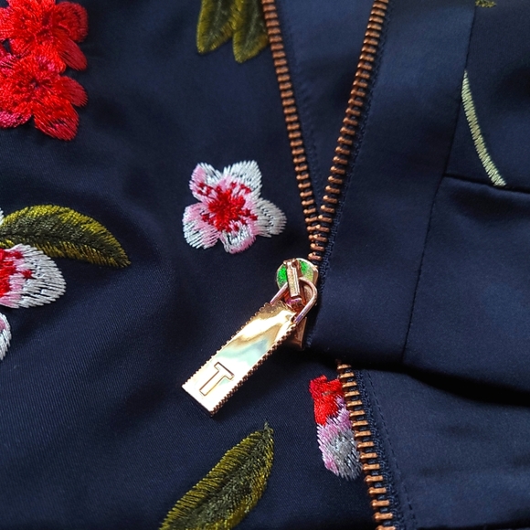 🍒LIKE NEW🍒 TED BAKER ORIENTAL BOMBER JACKET - Picture 10 of 12